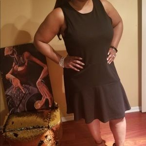 BB Dakota knee length black dress